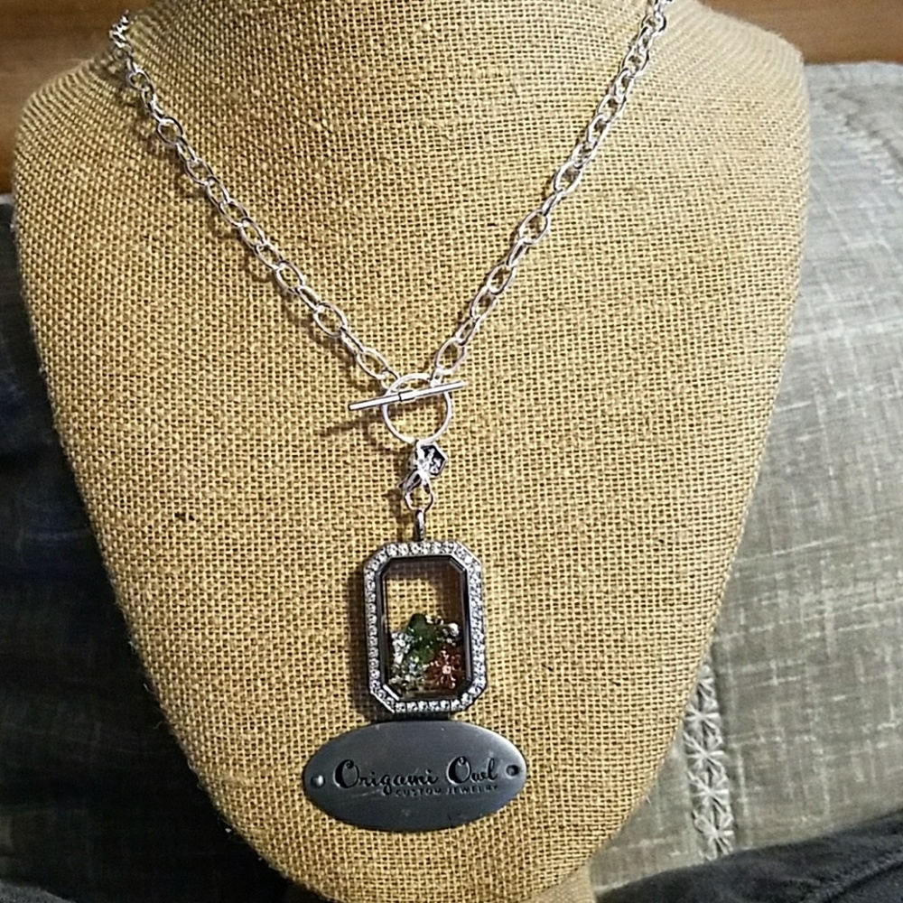 NEW Origami Owl Christmas necklace